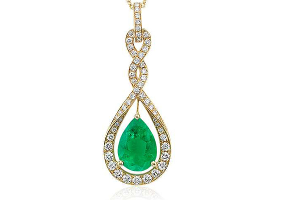 प्राकृतिक हरे पन्ना छोटे हीरे के साथ नाशपाती कट 14K सोने का हार 6×8MM आकार