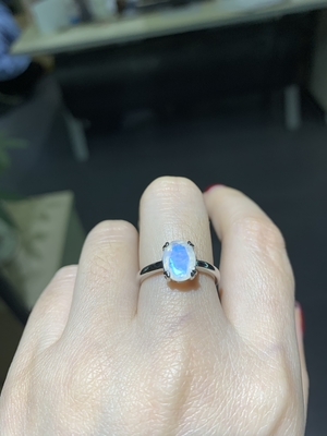 14K व्हाइट गोल्ड ओवल कट मूनस्टोन सीजेड रिंग्स एंगेजमेंट वूमेन एनिवर्सरी रिंग के साथ