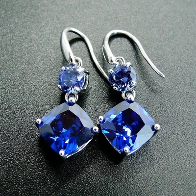 925 स्टर्लिंग सिल्वर ब्लू रंग Tanzanite स्टोन आभूषण डबल नाशपाती के आकार की बालियां