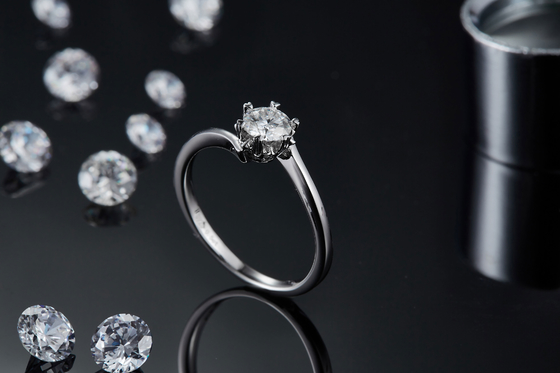 Lady 9k राउंड 7.5mm Moissanite सिल्वर रिंग ओपन फैशन ग्रैंड्योर ज्वेलरी