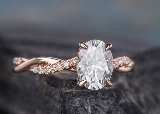 Mossianite 2.5ct ओवल एंगेजमेंट रिंग 18K रोज गोल्ड मटेरियल: