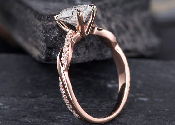 Mossianite 2.5ct ओवल एंगेजमेंट रिंग 18K रोज गोल्ड मटेरियल: