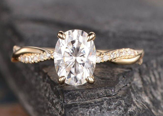 Mossianite 2.5ct ओवल एंगेजमेंट रिंग 18K रोज गोल्ड मटेरियल: