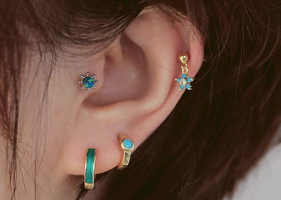 0.126ct 14k गोल्ड डायमंड कार्टिलेज इयररिंग्स, 14pcs पियर्सिंग हेलिक्स इयररिंग्स OEM