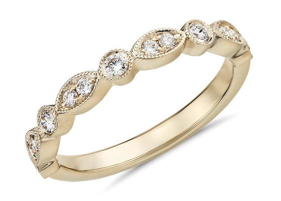 हाफ इटरनिटी 14K येलो गोल्ड बैंड रिंग फैंसी कट G-H VS1 0.28ct क्लॉ सेटिंग