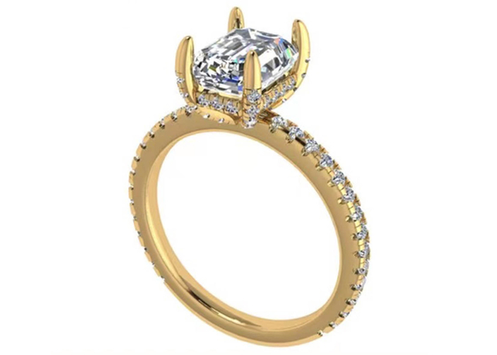 एमराल्ड कट 18K रोज गोल्ड रिंग Wiith 7.58×5.83mm डायमेंशन नेचुरल डायमंड OEM