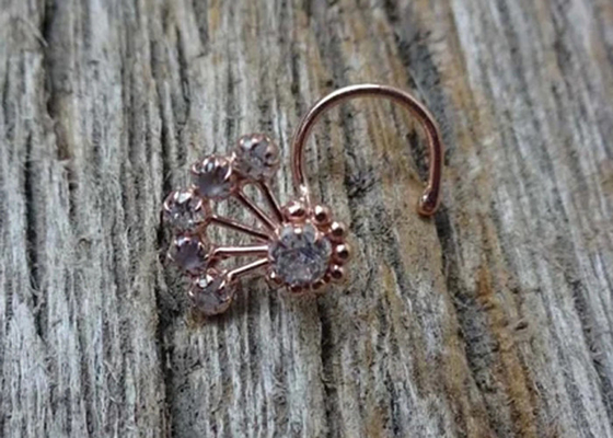 18K रोज़ गोल्ड नोज़ रिंग डायमंड के साथ 0.05ct दैनिक पहनने के लिए OEM ODM