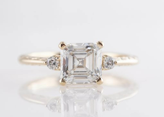 14K रोज गोल्ड एस्चर कट डायमंड एंगेजमेंट रिंग 1.29ct क्लासिक स्टाइल