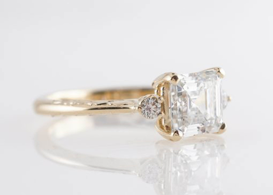 14K रोज गोल्ड एस्चर कट डायमंड एंगेजमेंट रिंग 1.29ct क्लासिक स्टाइल