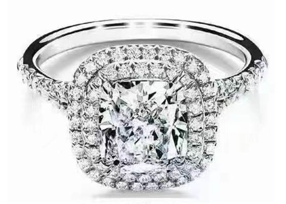 OEM कुशन कट हेलो वेडिंग रिंग 66pcs 1.2ct डायमंड के साथ सेट करें