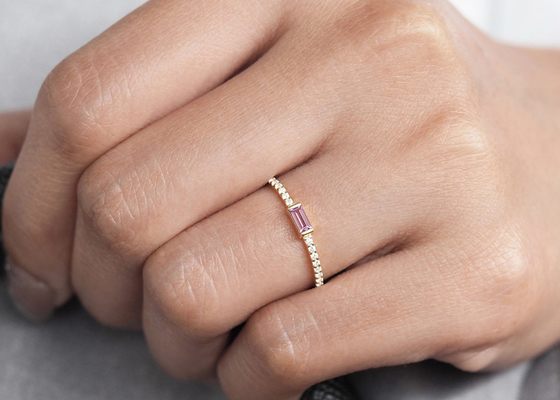 एंगेजमेंट प्रोंग सेटिंग टाइप के लिए थिन डायमंड 9K गोल्ड रिंग 0.20ct 2.5MM चौड़ाई: