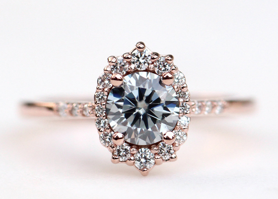 महिलाओं के लिए 1.2ct 1pcs Moissanite सगाई के छल्ले 14K गुलाब सोने की सामग्री