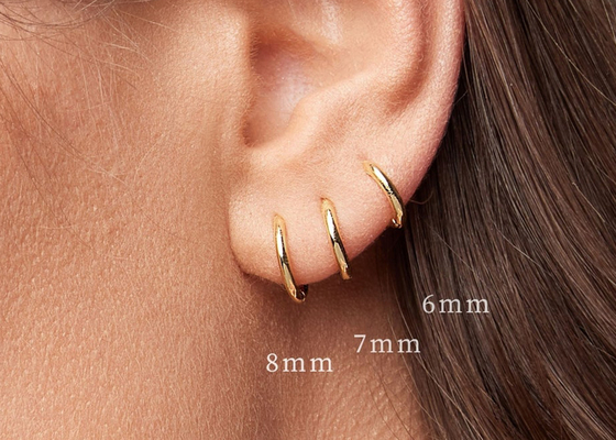 6mm 12mm 9k गोल्ड Huggie कान की बाली, 10mm डेंटी Huggie हूप कान की बाली OEM