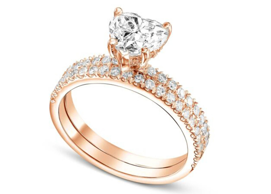 ODM 18k गुलाब गोल्ड डायमंड रिंग हार्ट कट मैचिंग बैंड 2.75CT . के साथ